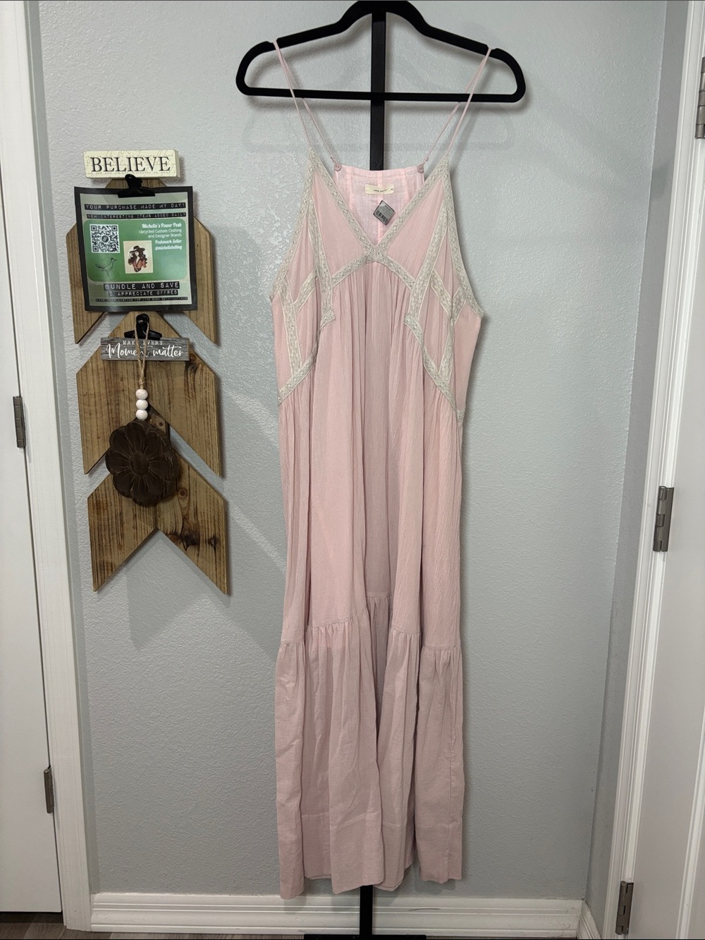 Elegant Pink Maxi Dress - Picture 2 of 6